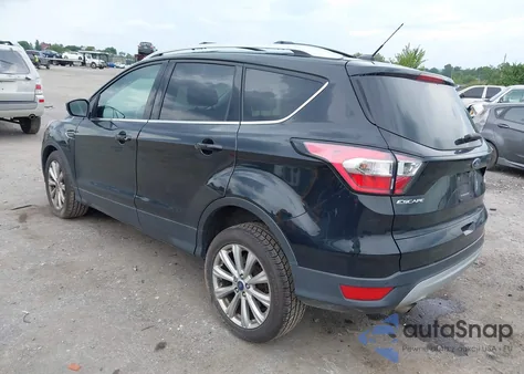 2017 Ford Escape Titanium z USA, uszkodzony, nr VIN 1FMCU9JD1HUC06323